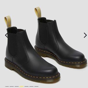 NWT Dr. Martens Vegan Chelsea boots